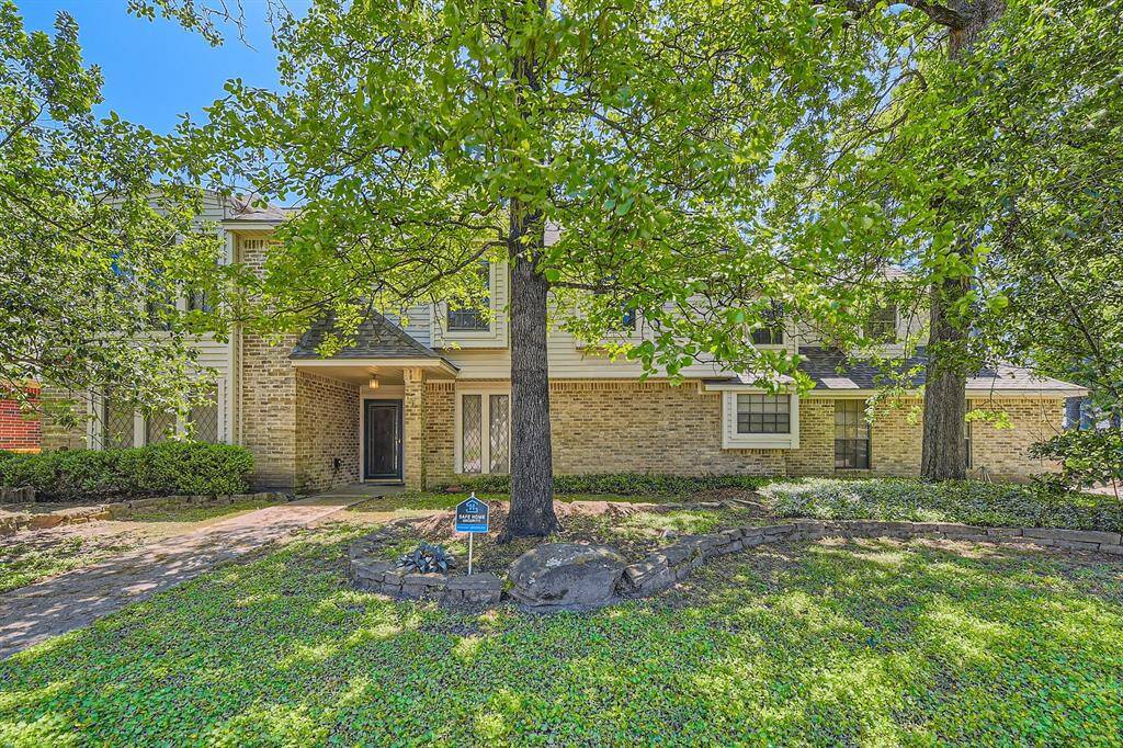 Great curb appeal!