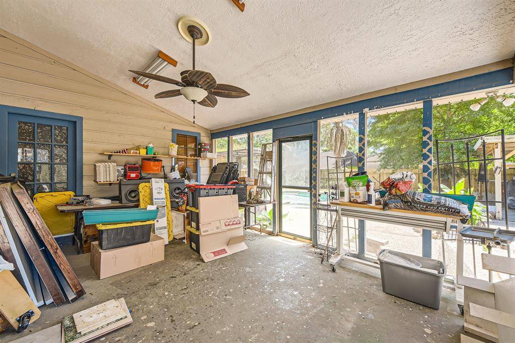 This space is ready for you to decorate to fit your needs.