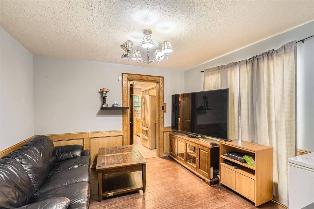Nice space to relax and catch your favorite show.