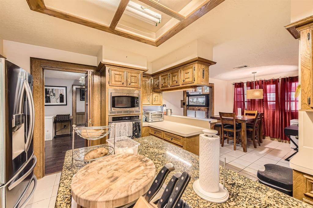 Great kitchen for the home cook!