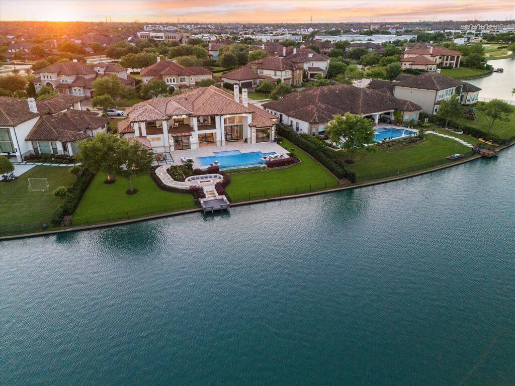 The Aida Younis Team presents 5043 Water View Bend!