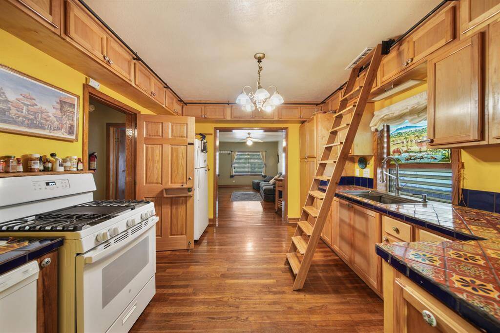 Perfect-sized kitchen for your family to cook together.
