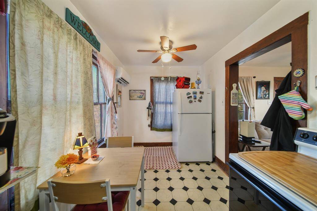 Kitchen (17*7) garage apartment