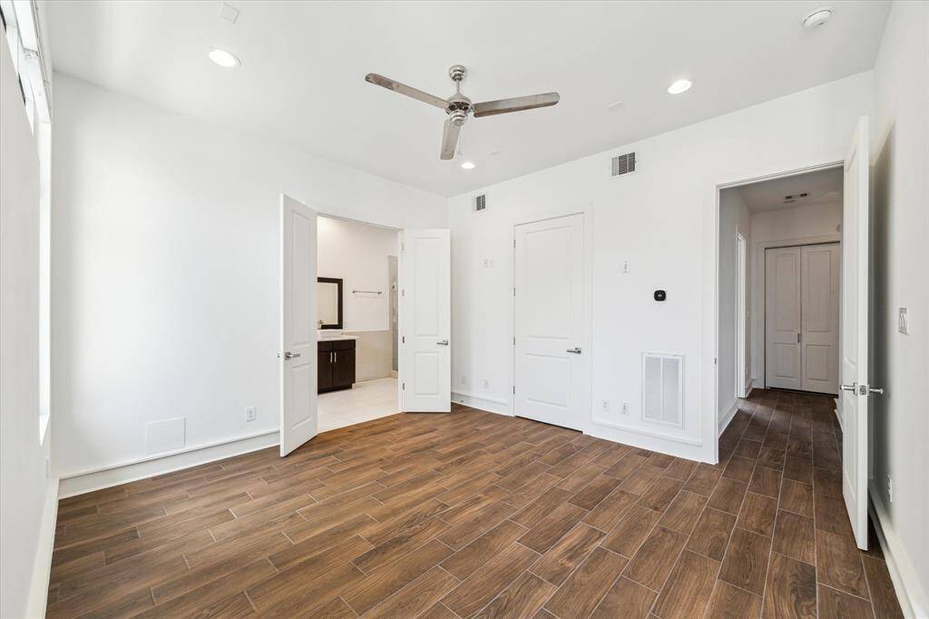Large primary bedroom