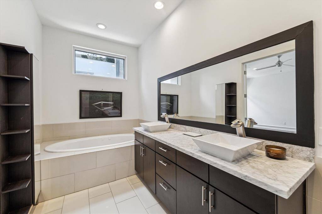 Seperate tub