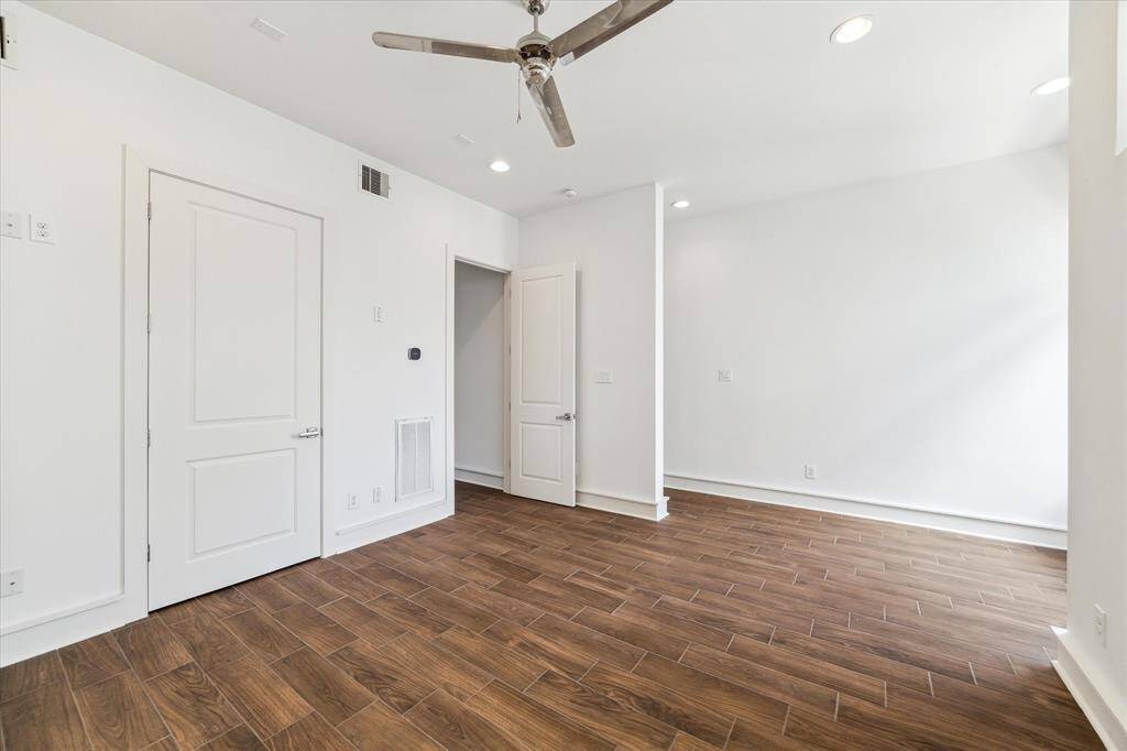 The 3rd bedroom is perfect for family, guests & roomates!