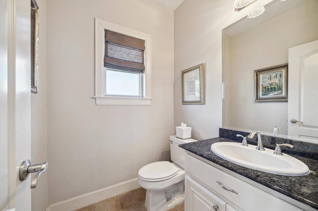2nd floor powder room