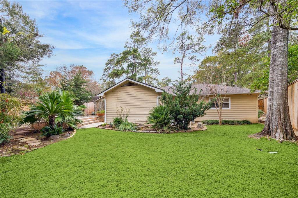 And should you yearn for a place to kick the ball with friends and family or give your four-legged friend a place to run around, this yard space is able to serve those needs.