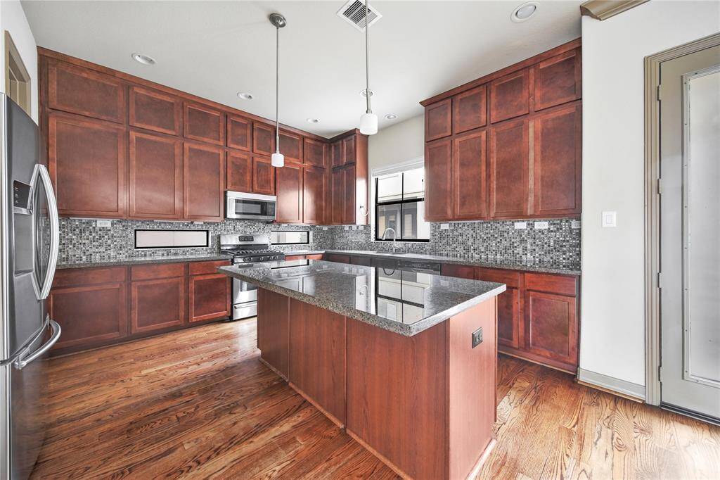 View of kitchen :3.