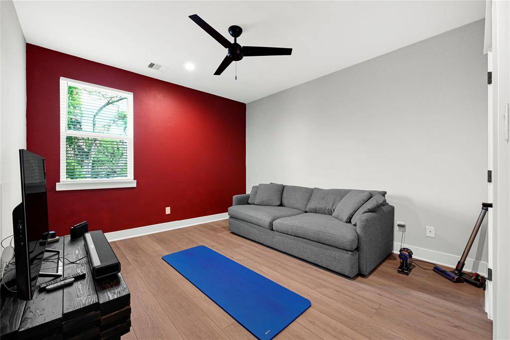 Secondary bedroom