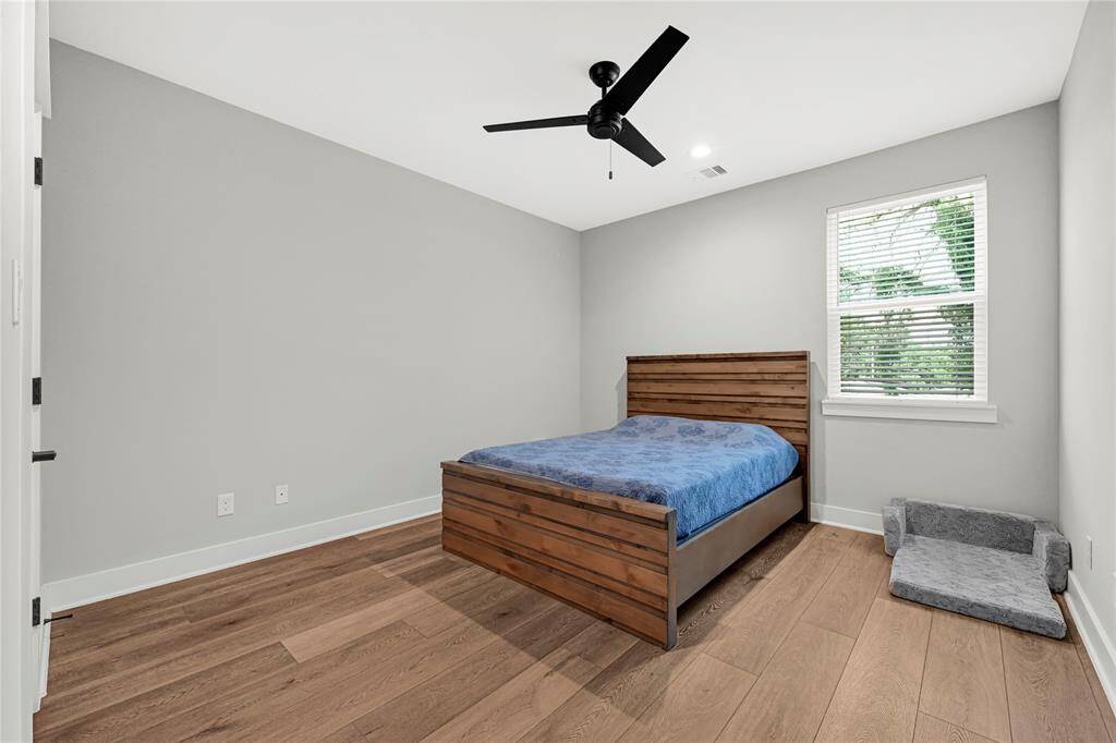 Secondary bedroom