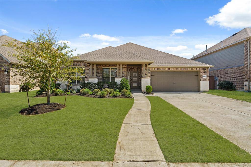 Welcome Home to 6918 Russet Oak in Katy Texas