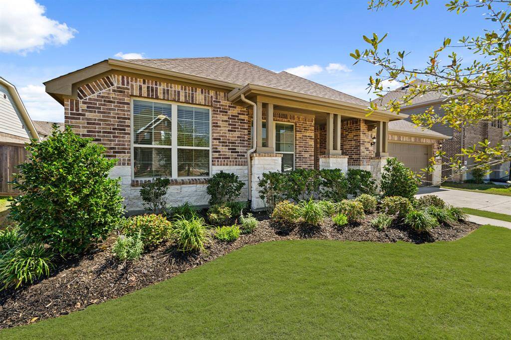 View of front landscaping
