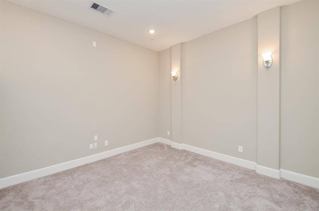 Relax and lounge with your loved ones and friends with a buttery popcorn in hand and watch your favorite movies in the media room!