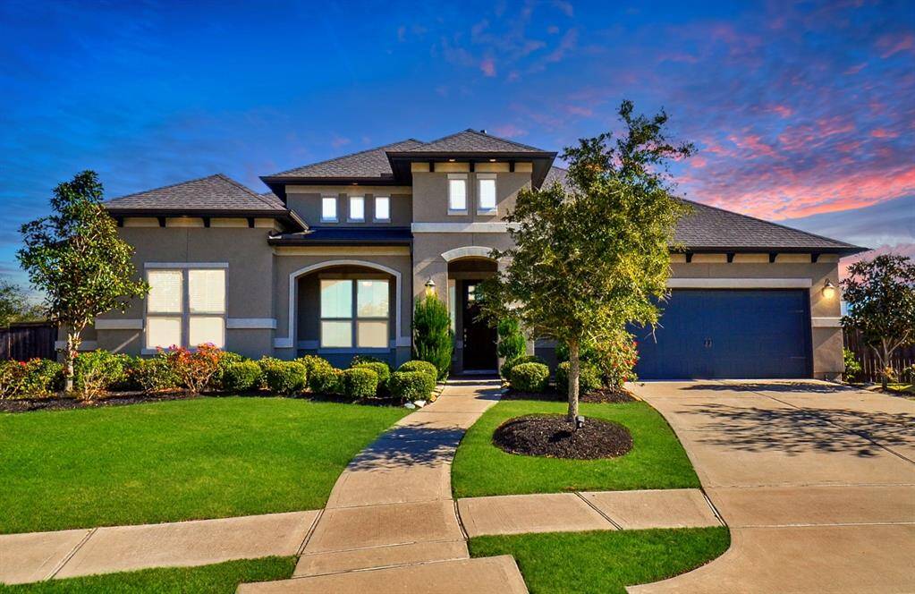 Palatial, in a Southern/Mediterranean way, the special residence shows proud ownership and stunning curb appeal. Just pull right into the roomy driveway and 3-vehicle attached epoxy garage.