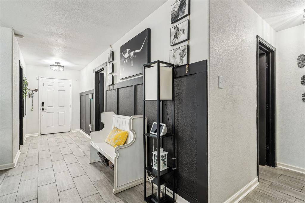 Looking back at the entrance of the home, foyer.