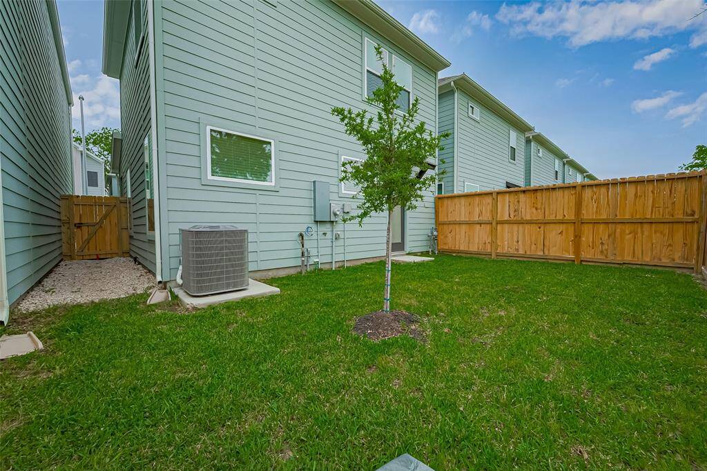 Lots of privacy. Great yard for hosting!