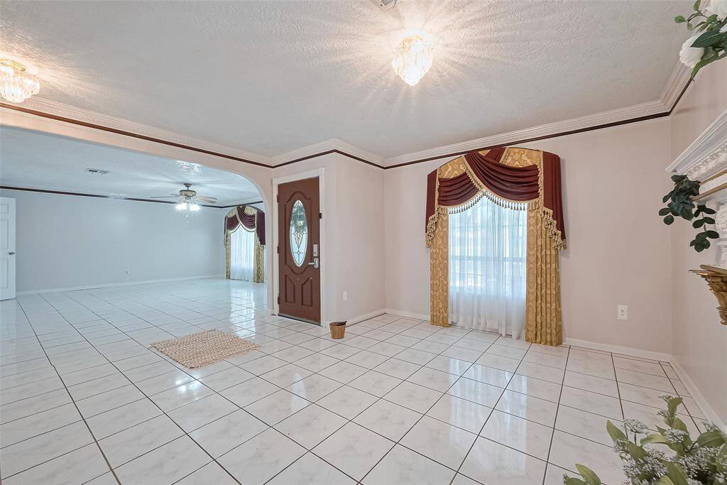 Virtual Stage of Sun Room