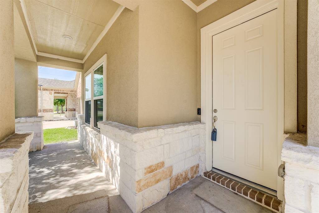 Covered front porch.