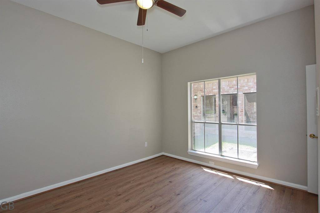 Bed 3, with walk in closet.
