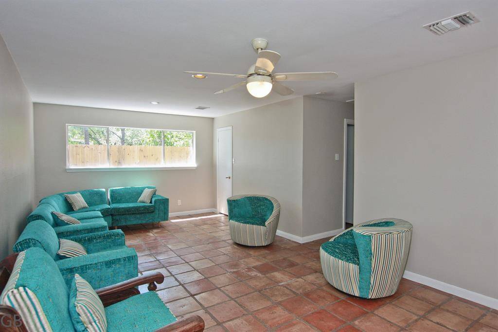 Bedroom 5? Gameroom? Hobbie room? Pool table room?  Quarters?