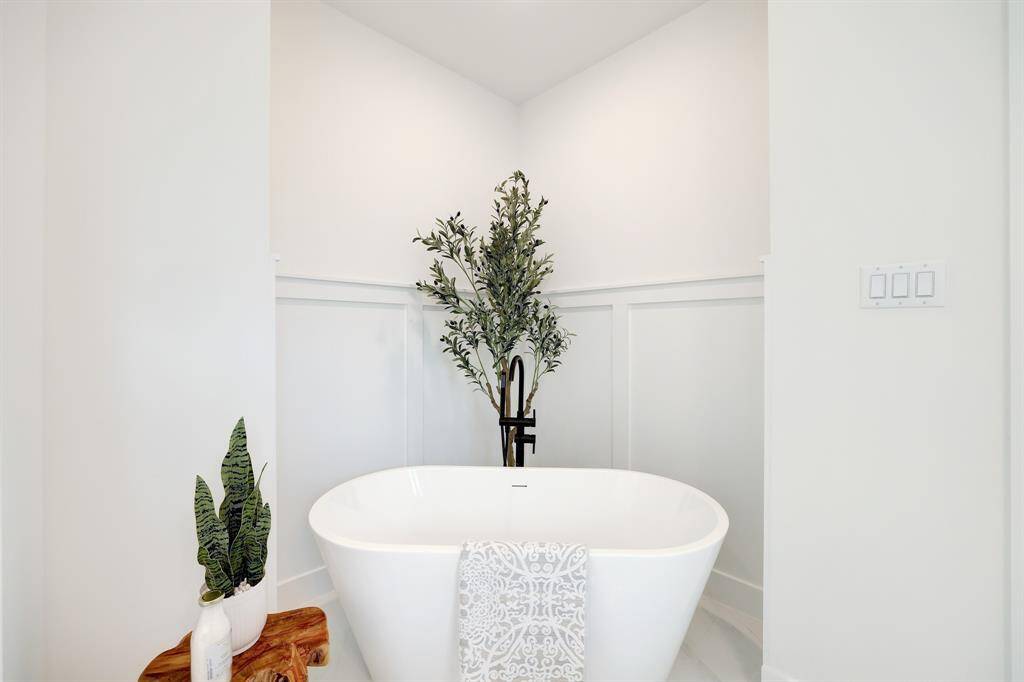 Spa-like Master Ensuite with Freestanding Soaking Tub