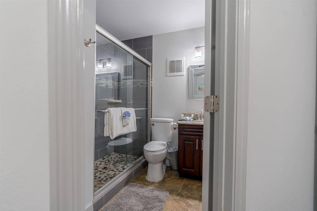 Convenient entrance from bedroom to bathroom.