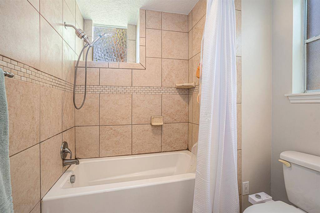 Soaking tub in Primary