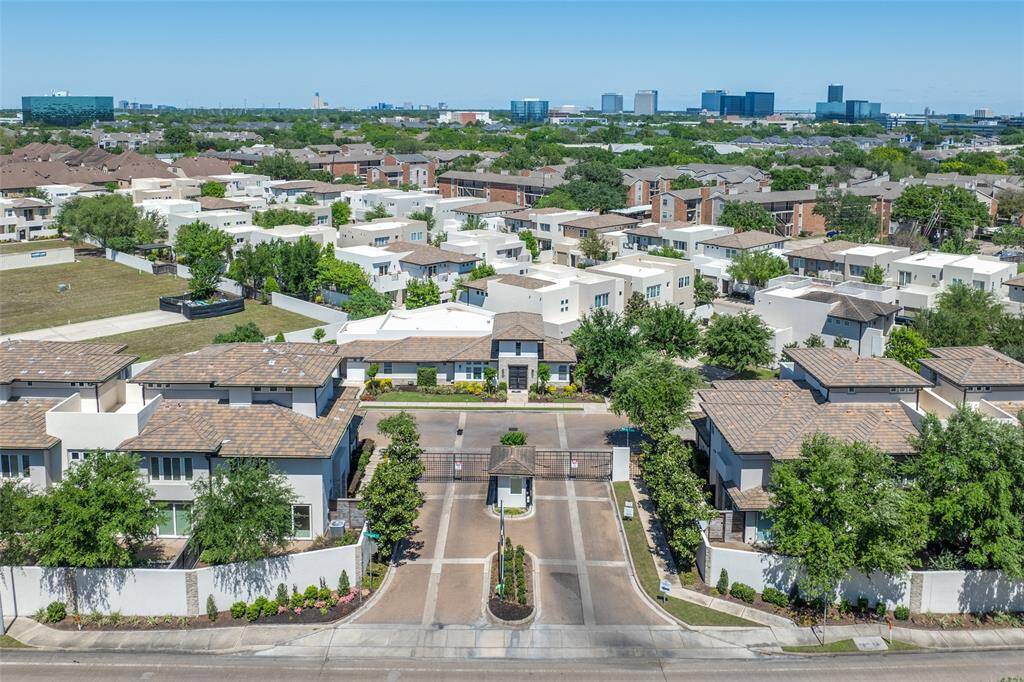Gated community, exclusive and private tucked in the heart of the Energy Corridor.