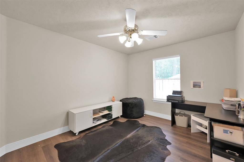 Private study/office or nursery off Master suite