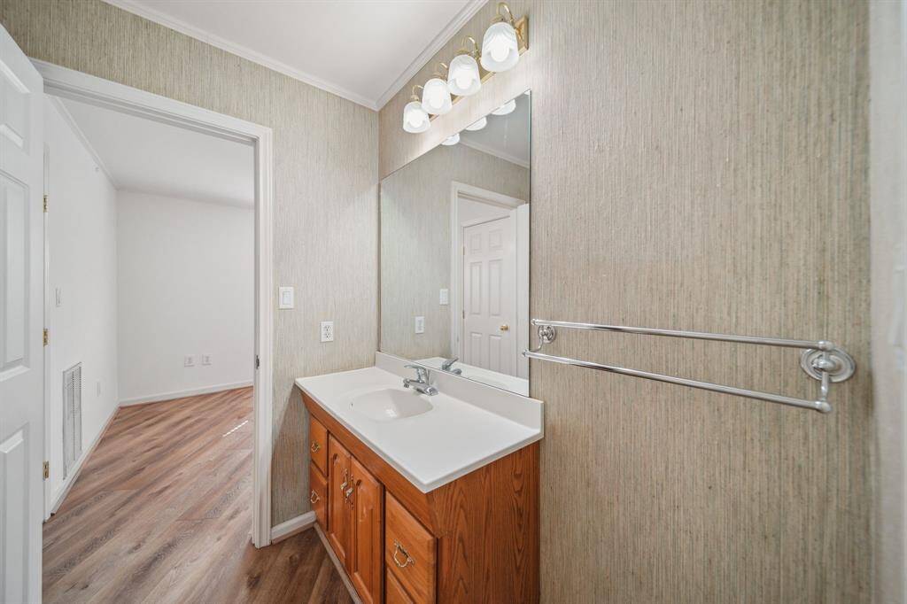 Secondary sink area of secondary bath room to put a second sink if desired