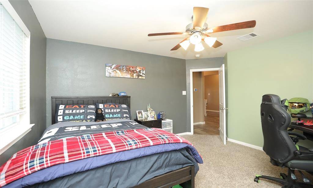2nd bedroom.