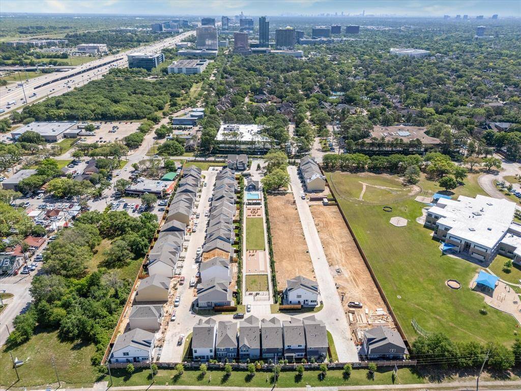 The Energy Corridor is within biking distance. The community conveniently has easy access to major nearby highways