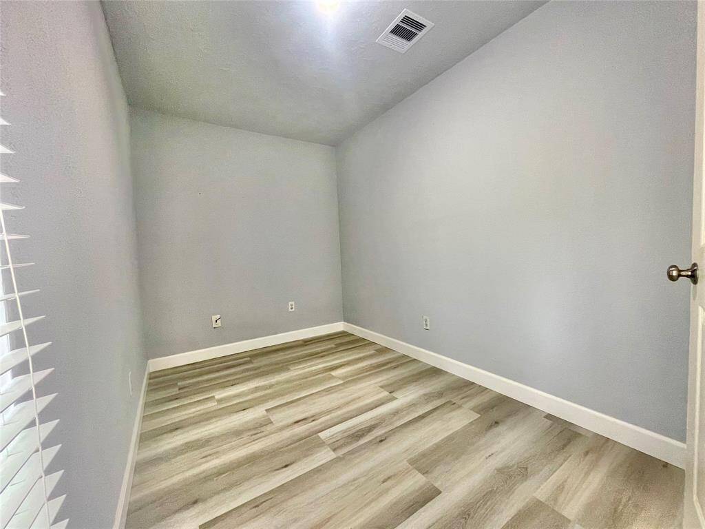 1st floor 3rd bedroom/ Extra room