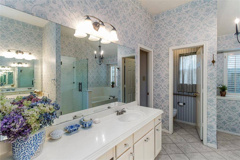 Another view of bathroom