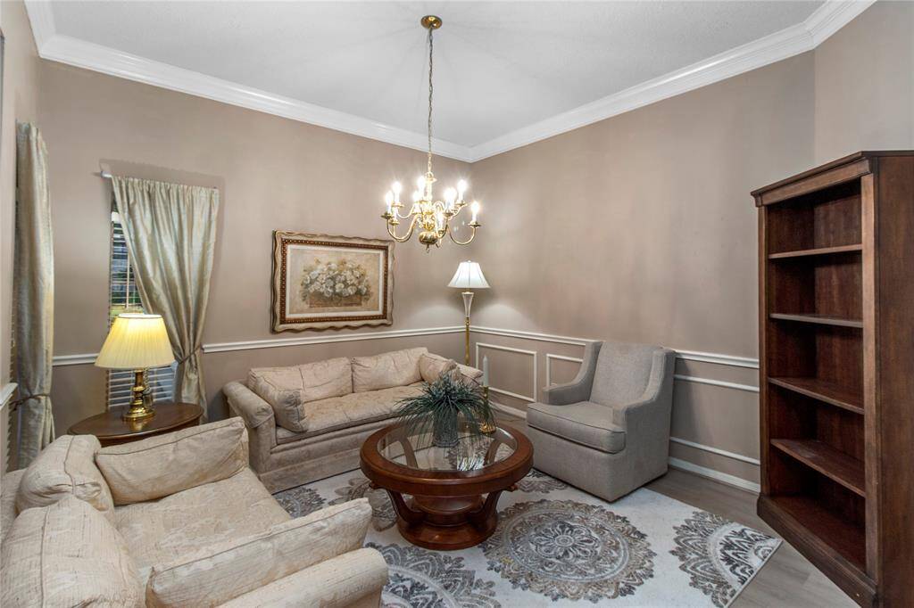 Another view of the sitting room.