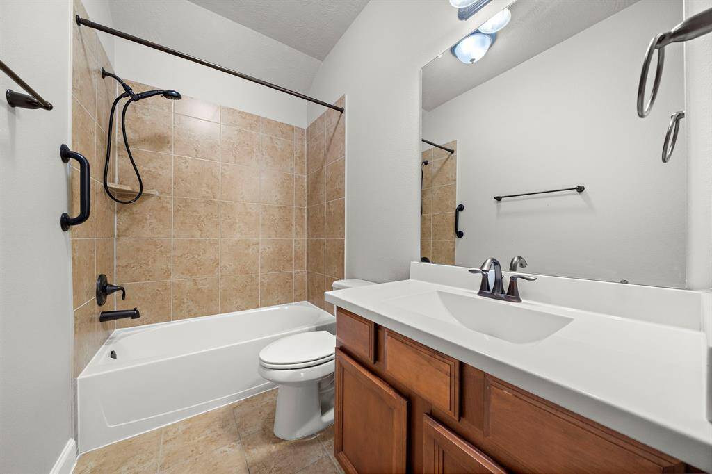 2nd upstairs bathroom