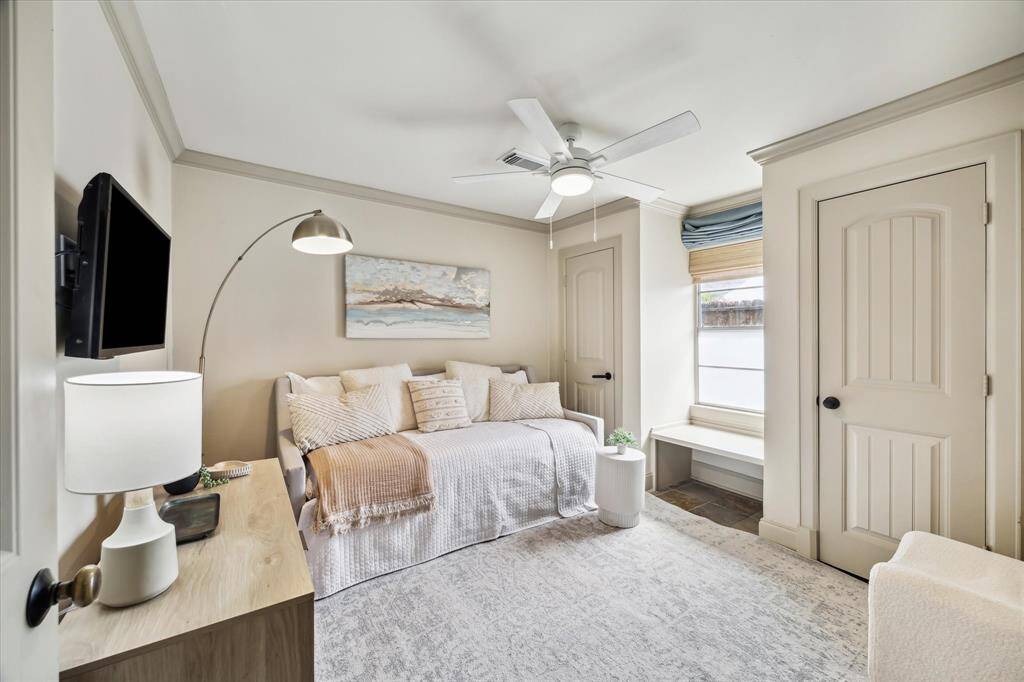 Third bedroom ideal for guests or additional working space