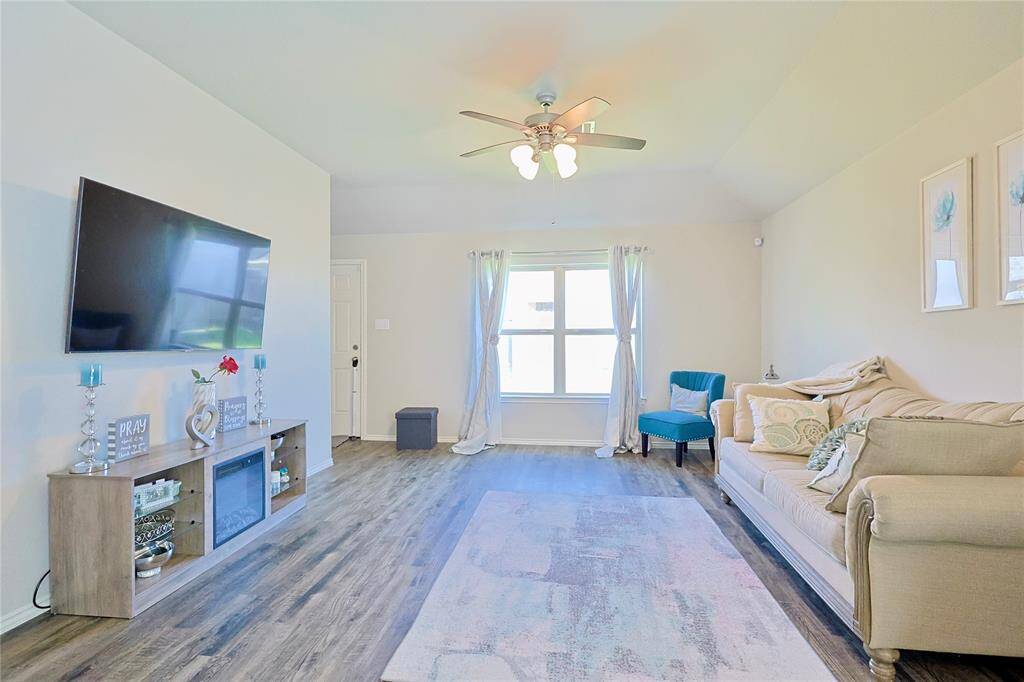 Spacious Living Area