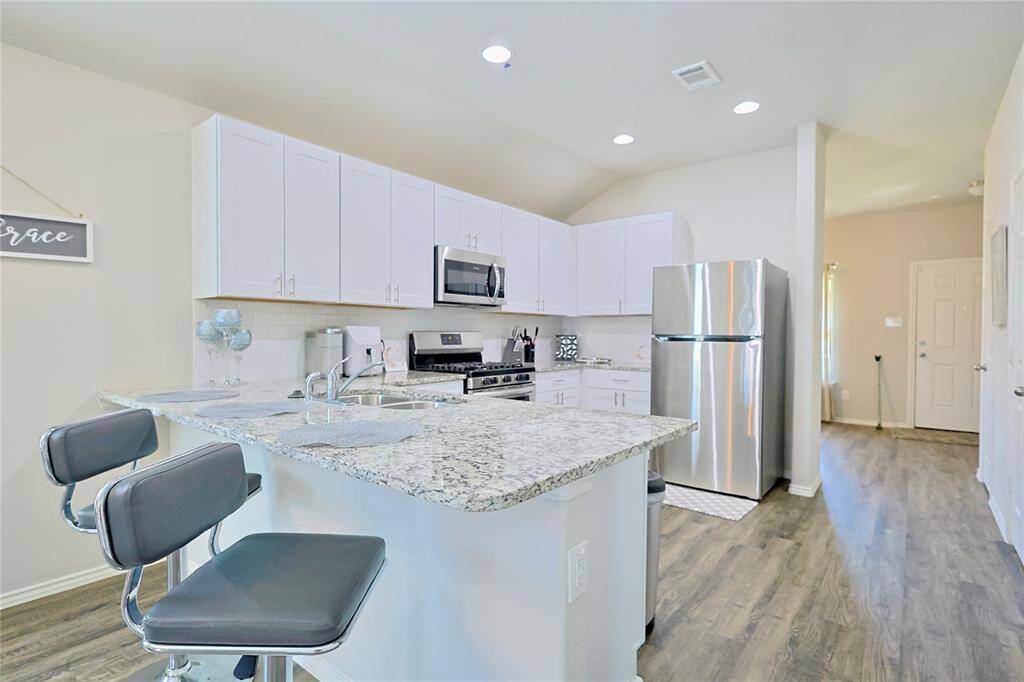 Gorgeous Kitchen with Island