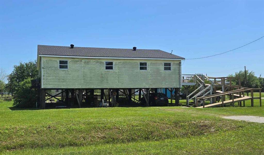 2208 Nelson