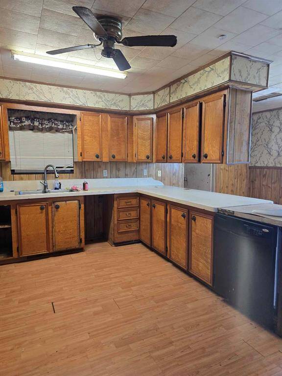 Plenty of cabinets