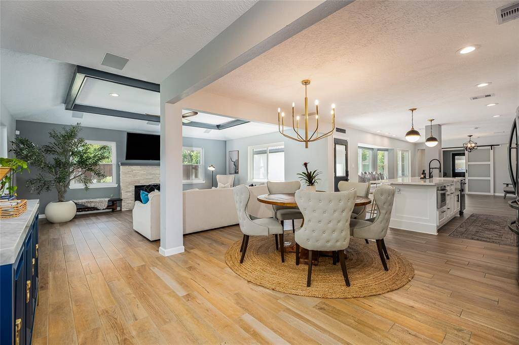Dining or flex room
