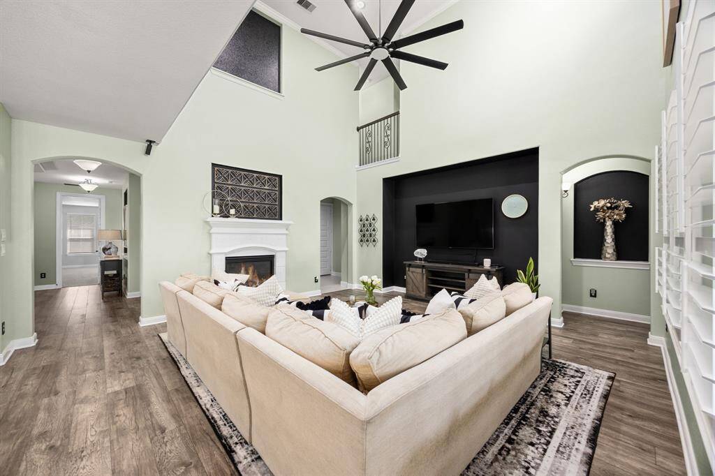A great open floor plan is ideal for entertaining crowds big or small! Seating from the family room to the breakfast area to the island! The architectural style of this home is just so light, bright and inviting