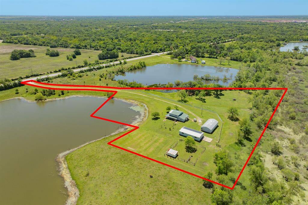 Can't you see yourself here?! 7.4 Acres - Not too Big & Not too Small.