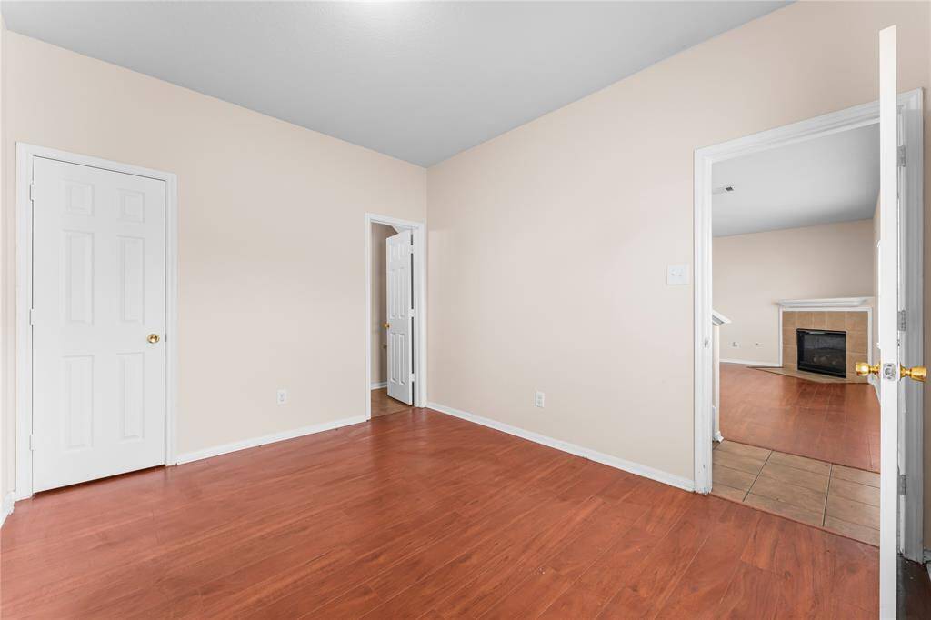 Guest bedroom