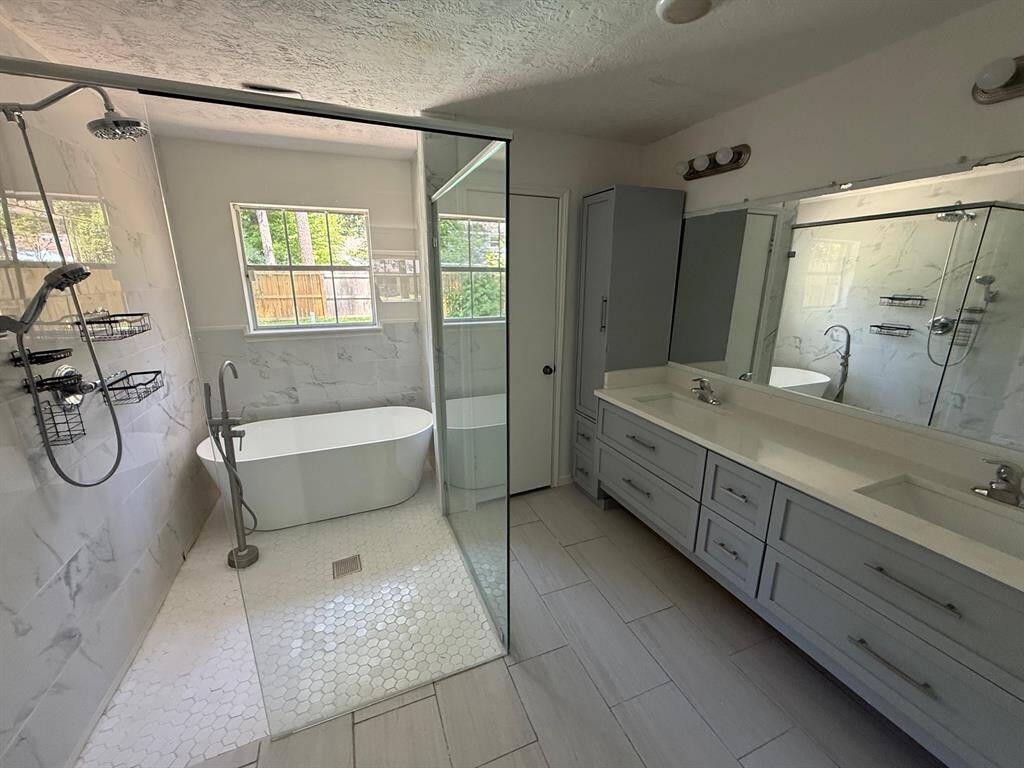 Updated Primary Bathroom