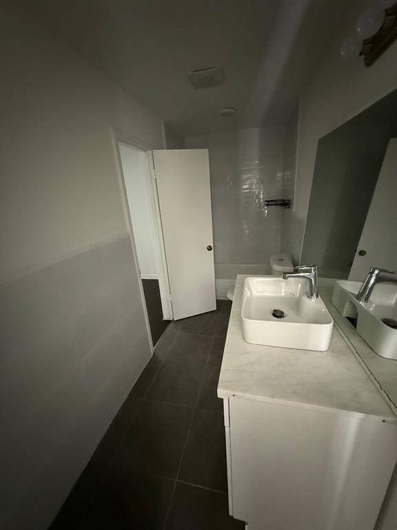 2nd Full Bathroom