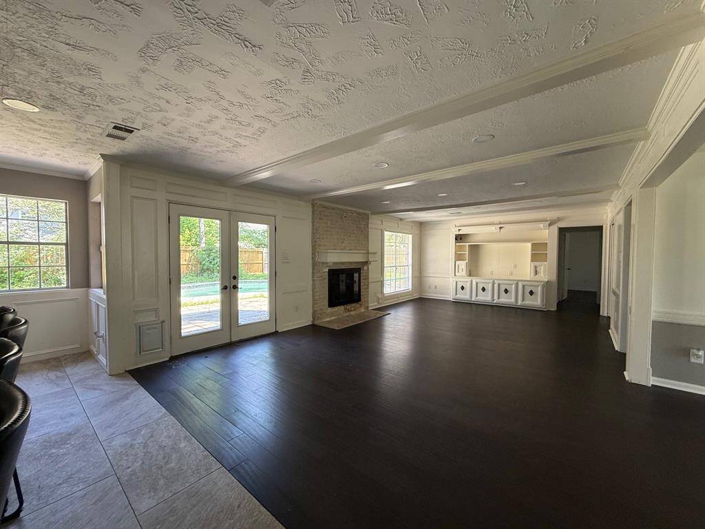 Living Room with Gas Fireplace