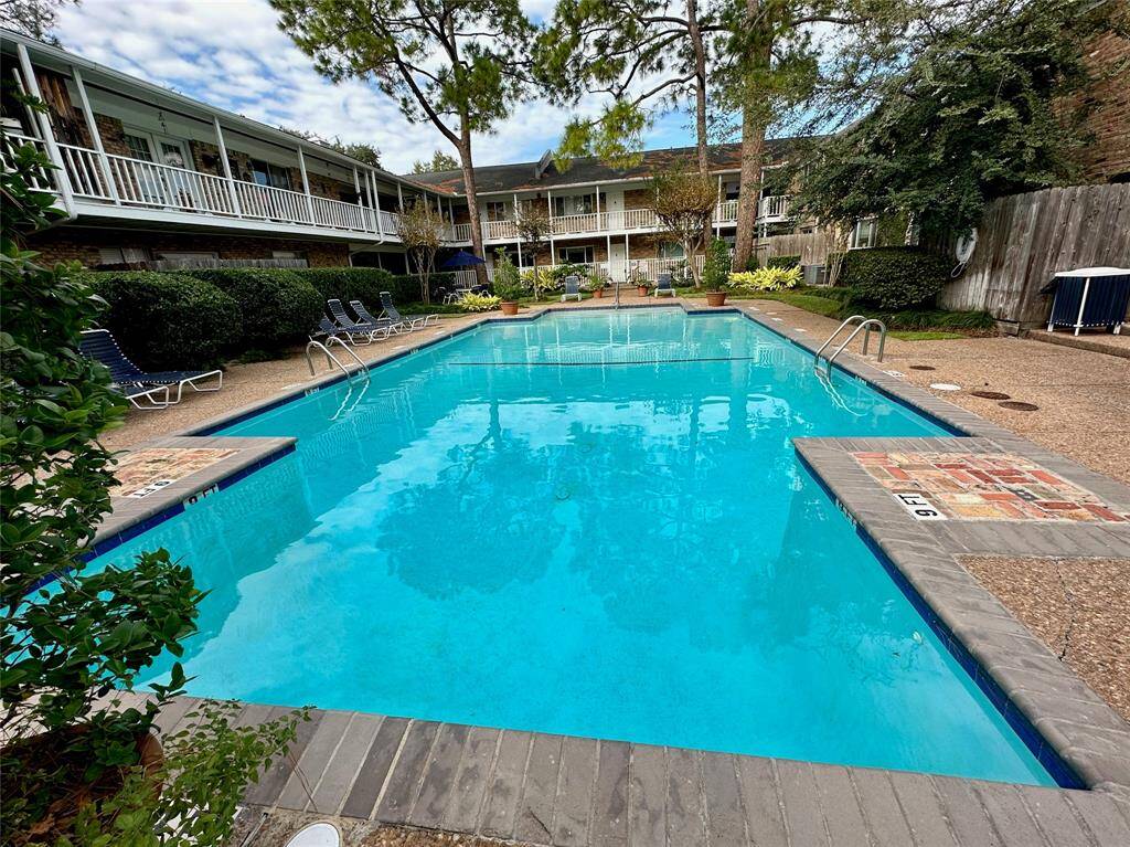 Very nice back Courtyard Pool, River Oaks Townhomes, 4040 San Felipe